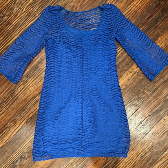 Lilly Pulitzer Topanga Sapphire Blue Wavy Knit Lace Dress Sz Medium 3/4 Sleeve - Picture 3 of 8